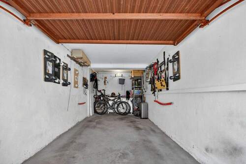Garage - 