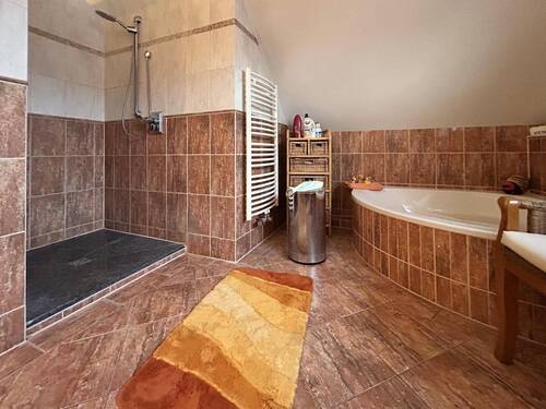 Wohnhaus - Badezimmer... - 