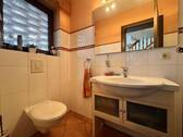Wohnhaus - Gäste-WC… - 