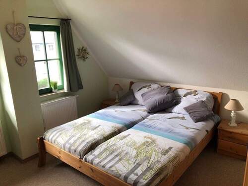 1. Schlafzimmer - 