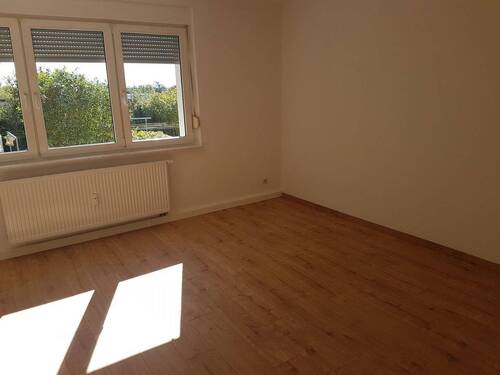 Wohnzimmer - 3 Zimmer Etagenwohnung zur Miete in Kitzscher