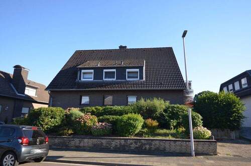 Straßenansicht - 8 Zimmer Mehrfamilienhaus, Wohnhaus zum Kaufen in Alsdorf