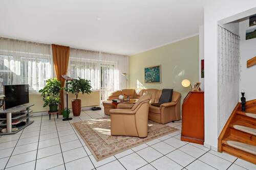 Wohnzimmer - 4 Zimmer Reihenmittelhaus zum Kaufen in Berlin