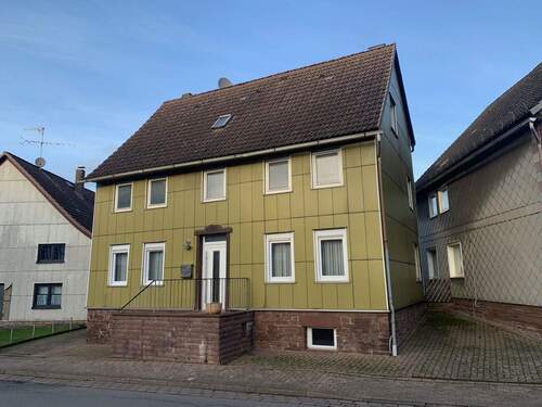 2 - 8 Zimmer Einfamilienhaus zum Kaufen in Deensen