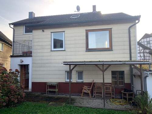 3 - 8 Zimmer Einfamilienhaus in Deensen