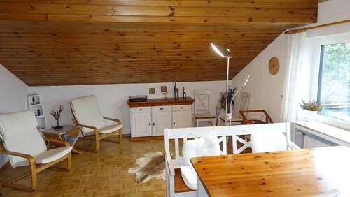 Wohnzimmer - Etagenwohnung mit 92,00 m&sup2; in Oberaudorf zum Kaufen