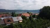 Ausblick Balkon-Wohnzimmer - Exklusives Wohnerlebnis mit Seesicht: Barrierefreies Refugium in Bestlage von Bodman