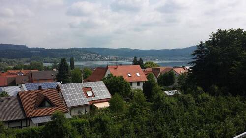 Ausblick Balkon-Wohnzimmer - Exklusives Wohnerlebnis mit Seesicht: Barrierefreies Refugium in Bestlage von Bodman