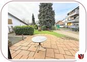 Blick von der Terrasse in den eigenen Garten - 