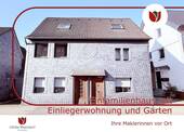Straßenansicht - EFH mit Einliegerwhg., großem Garten - 