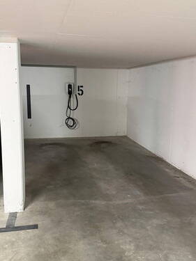 Tiefgaragenstellplatz - 