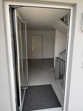 Eingangsbereich Haus - 3 Zimmer Etagenwohnung zum Kaufen in Gottmadingen