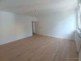 Wohnzimmer - 2 Zimmer Etagenwohnung zur Miete in Duisburg