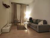 Wohnzimmer.jpg - Möblierte 2-Zi Wohnung im Simon-Dach-Kiez