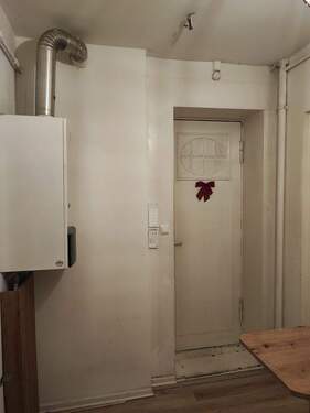 Wohnungstür und Eingangsbereich von innen.jpg - 