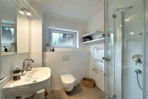 Gäste WC mit Dusche - 