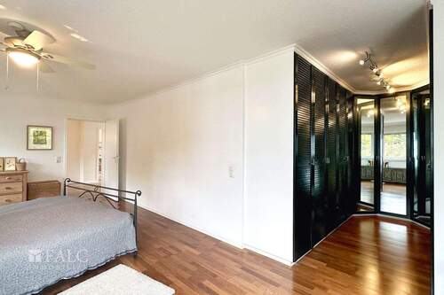 Schlafzimmer mit Ankleide Obergeschoß - 