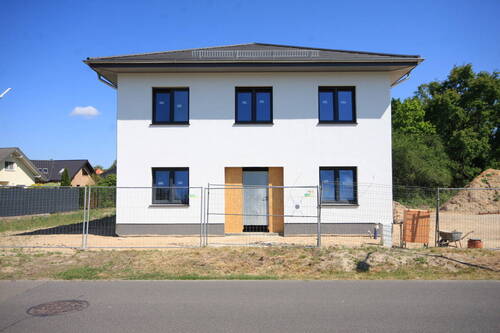 Hausansicht - Erstbezug in Toplage: Exklusives Einfamilienhaus mit bester Ausstattung in Berlin sowie Bahnhofsnähe