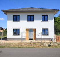 Erstbezug in Toplage: Exklusives Einfamilienhaus mit bester Ausstattung in Berlin sowie Bahnhofsnähe - Falkensee