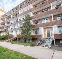 In der Herrichtung! 2 Räume mit Dusche und Balkon. - Halle (Saale) Heide Nord