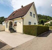 Freistehendes Einfamilienhaus mit schönem Garten in ruhiger Lage von Wutöschingen