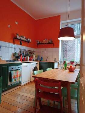 Küche mit Küchenzeile (Gasherd) - 3 Zimmer Etagenwohnung zur Miete in Düsseldorf