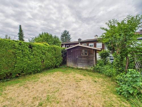 Garten mit Gartenhaus - 