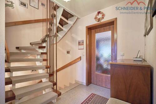 Treppenhaus - 6 Zimmer Reihenendhaus zum Kaufen in Alling