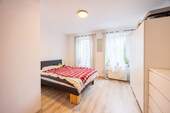 EG: Schlafzimmer - 
