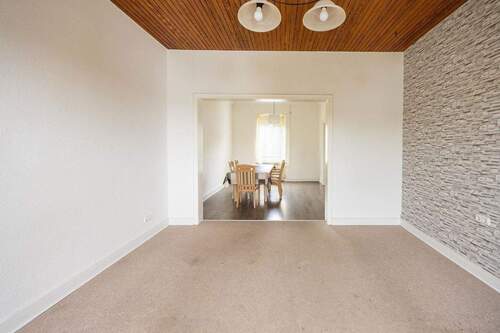 OG: Wohnzimmer, offen übergehend ins Esszimmer - 