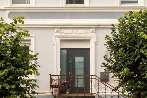 Hauseingang - Mehrfamilienhaus, Wohnhaus mit 221,70 m&sup2; in Halver zum Kaufen