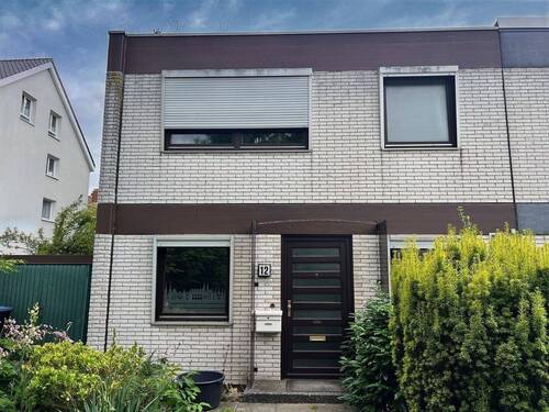 Vorderansicht - 4 Zimmer Reihenendhaus zum Kaufen in Lübeck