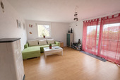 Wohnzimmer KI optimiert - 3 Zimmer Etagenwohnung in Ditzingen
