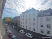 Blick vom Balkon in die Straße - Etagenwohnung mit 67,00 m² in Krefeld zur Miete