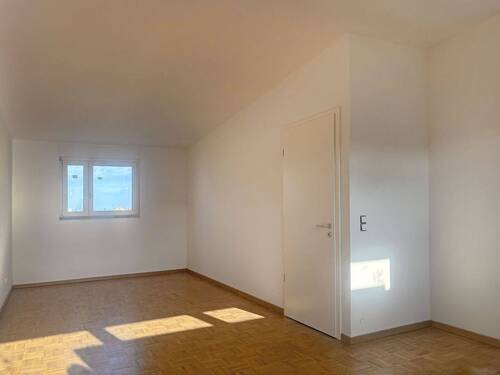 Helles Dachgeschosszimmer - 