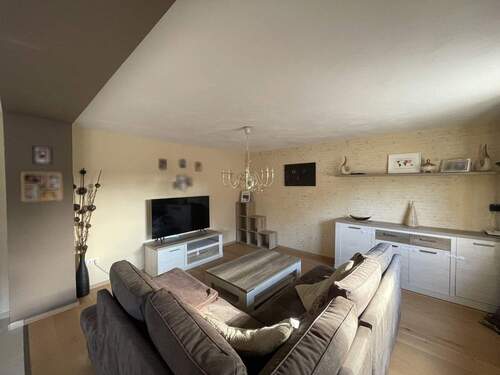 Wohnzimmer - 6 Zimmer Mehrfamilienhaus, Wohnhaus zum Kaufen in Hohenhameln