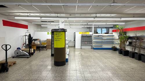 Laden hinterer Teil mit Büro - 5 Zimmer Mehrfamilienhaus, Wohnhaus zum Kaufen in Mehlingen