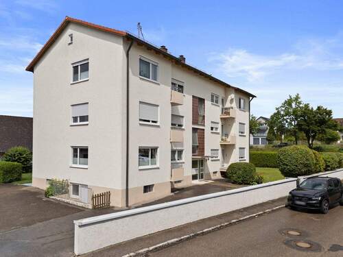 Straßenansicht - Etagenwohnung mit 74,00 m² in Ingolstadt zum Kaufen