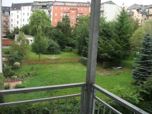 Blick vom Balkon - Etagenwohnung mit 42,10 m² in Chemnitz zur Miete