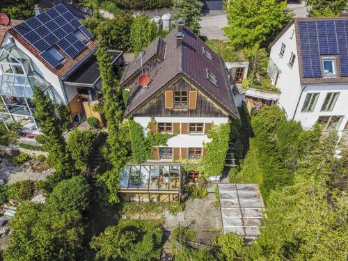 Eingebettet im Grünen - 