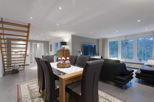 Wohn-/ und Essbereich - 8 Zimmer Mehrfamilienhaus, Wohnhaus zum Kaufen in Calberlah