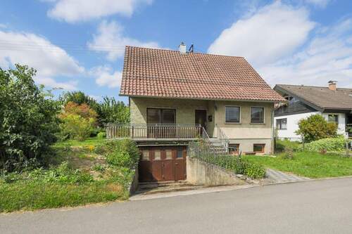 Straßenansicht - 4 Zimmer Einfamilienhaus zum Kaufen in Mühlacker / Sengach
