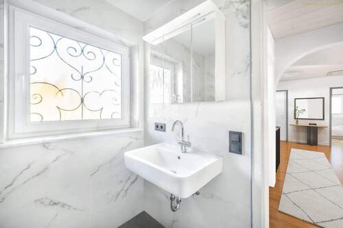 Badezimmer EG und Flur - aktuell - 