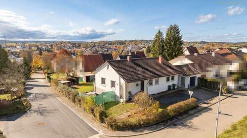 Titel - Einfamilienhaus in Hanglage - Großzügiges Wohnen mit Potenzial in Ostrach