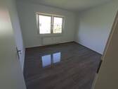 Wohnzimmer - 2 Zimmer Etagenwohnung zur Miete in Duisburg
