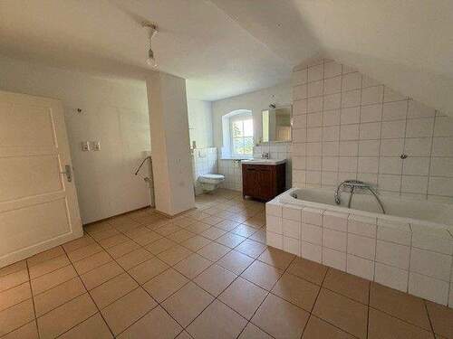 Badezimmer.jpg - Etagenwohnung mit 200,00 m² in Volkach zur Miete