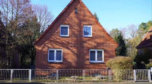 Frontansicht - 6 Zimmer Einfamilienhaus zum Kaufen in Celle