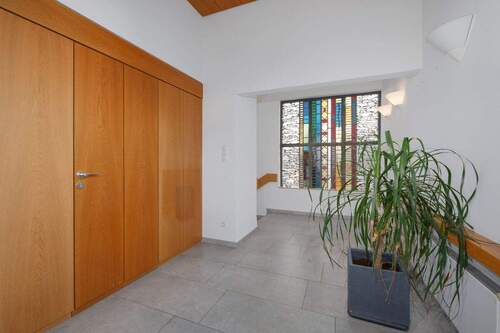 Flur und Zugang Küche OG - 