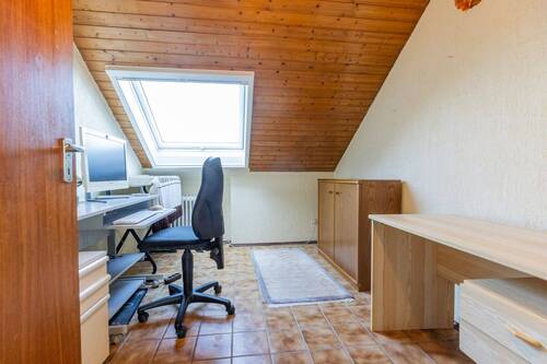 Büro - Etagenwohnung mit 74,00 m&sup2; in Bischofsheim zum Kaufen