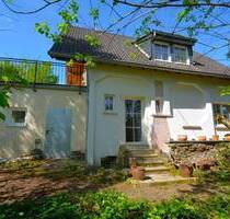 Wunderschönes, ruhig gelegenes Einfamilienhaus mit Dachterrasse auf einem 7.399 m² großen Grundstück in Lirstal
